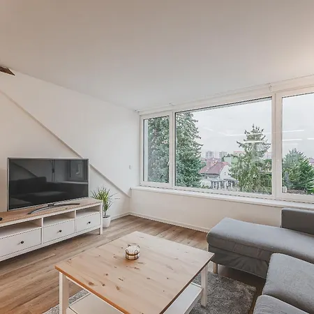 Rodinny Se Zahradni Virivkou Apartament *